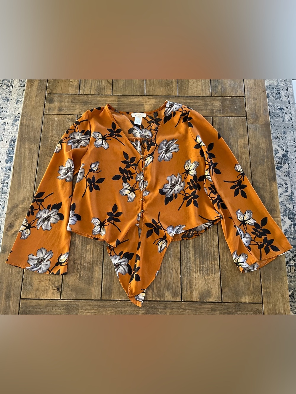 URBAN Romantics Burnt Orange Floral V-Neck Tie-Front Blouse size M